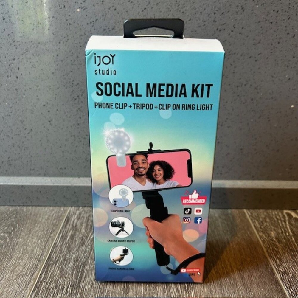 iJOY Social Media Kit  Phone Clip, Tripod, & Clip On Ring Light NEW IN OPEN BOX